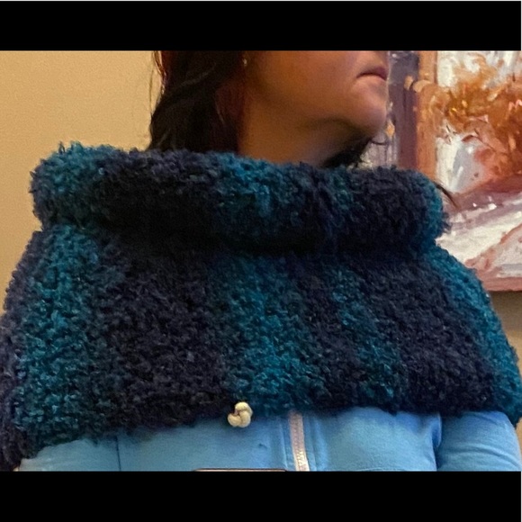 Handmade wool blend snood - Picture 5 of 14